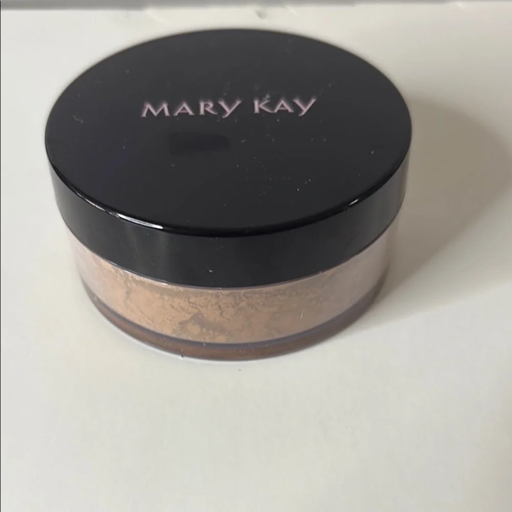 Mary Kay Brown Setting Powder Smooth Finish